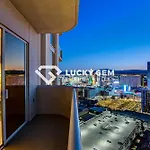 Lucky Gem Penthouse & Luxury Suites At Signature Resort, Balcony Strip View 3505