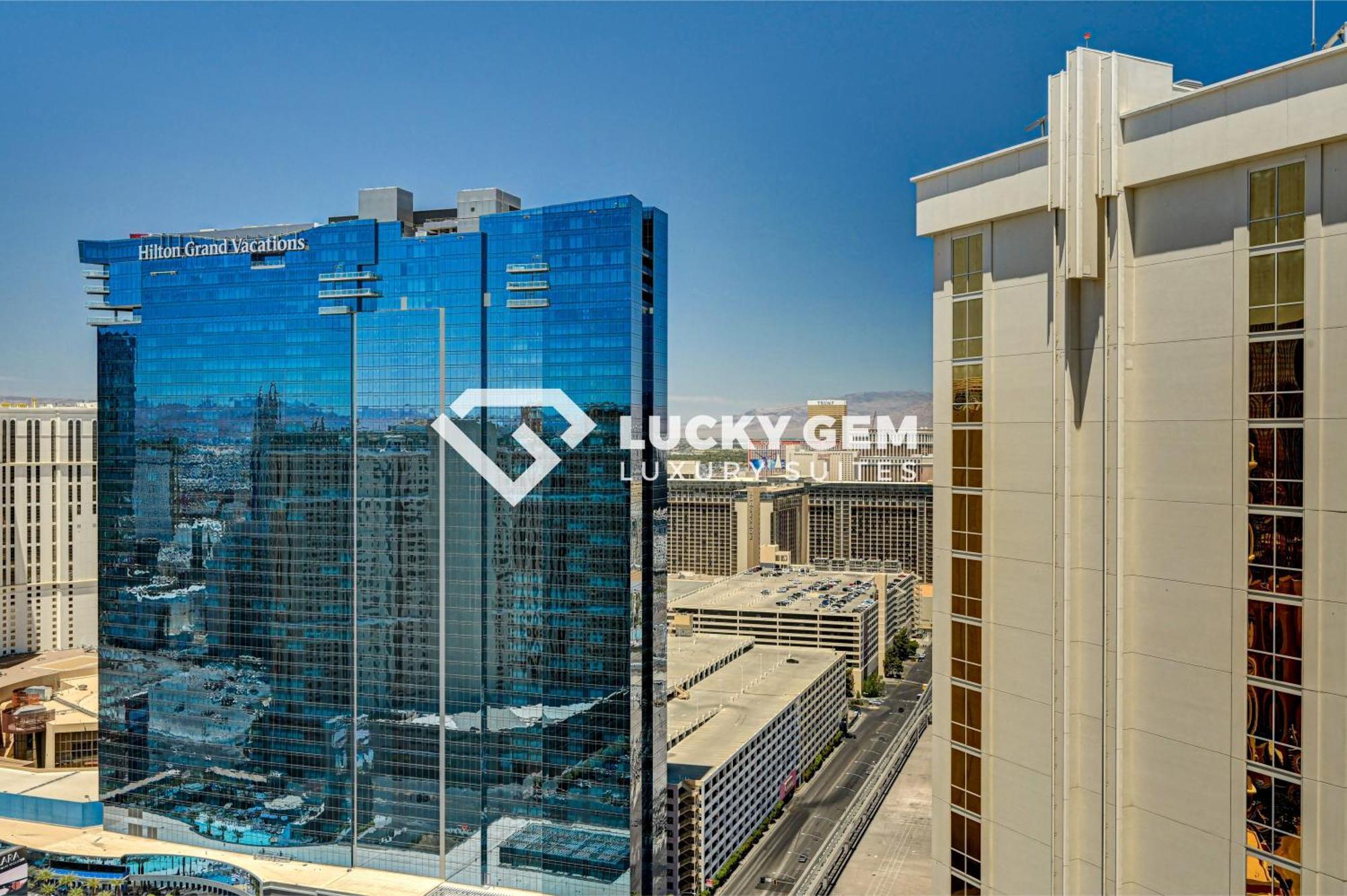 Lucky Gem Penthouse & Luxury At Signature Resort, Balcony Strip View 3505 Hotel