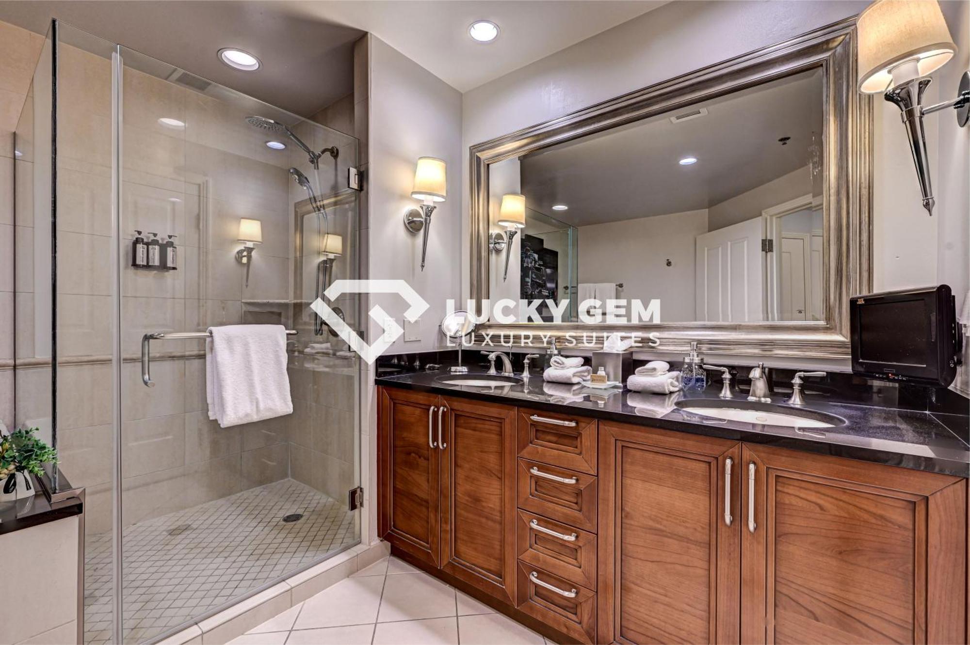 Hotel Lucky Gem Penthouse & Luxury At Signature Resort, Balcony Strip View 3505