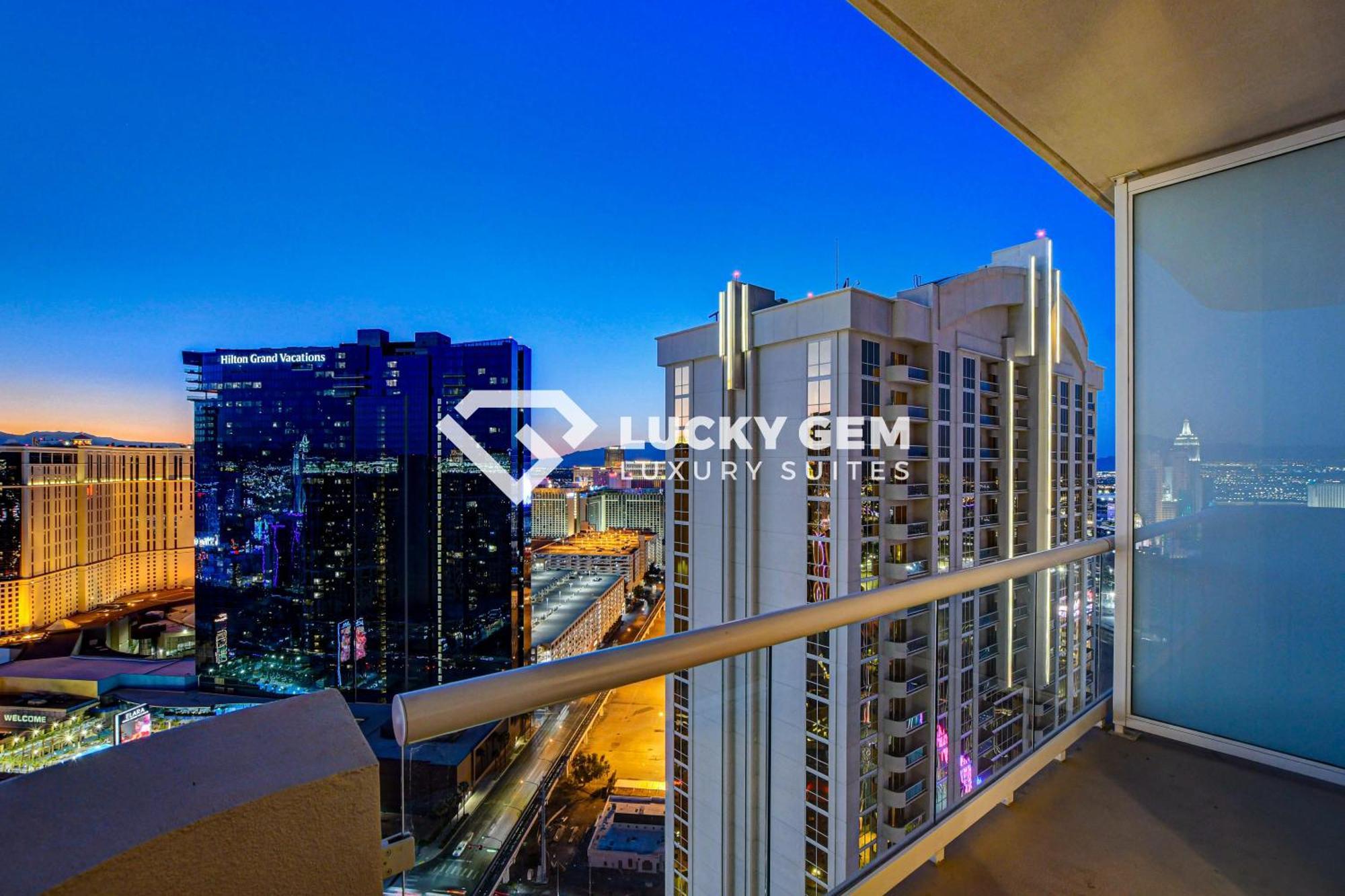 Lucky Gem Penthouse & Luxury At Signature Resort, Balcony Strip View 3505 Hotel 5*