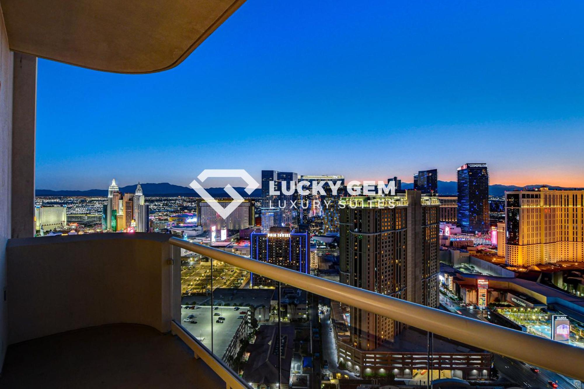 Lucky Gem Penthouse & Luxury At Signature Resort, Balcony Strip View 3505 Hotel 5*